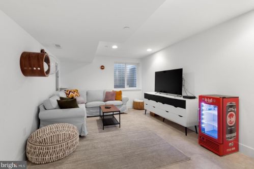 2201 Cumberland St, Philadelphia PA 19125-2203 exterior