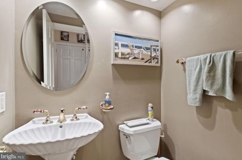 3711 Ingomar St, Washington DC 20015-1819 exterior