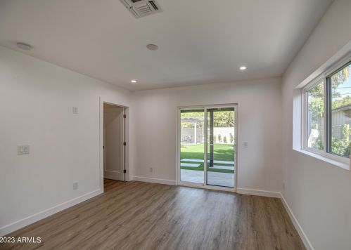 4043 44th Pl, Phoenix AZ  85018-5401 exterior