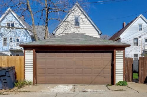 2113 52nd St, Milwaukee WI  53208-1136 exterior