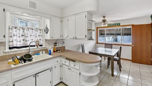 5655 63 Pl, Chicago IL 60638-5011 exterior