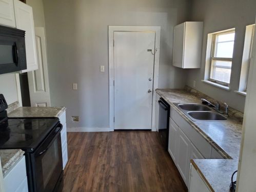 420 Hull St, Denison TX  75021-4924 exterior