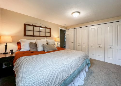 28985 Middle Xing Rd, Dowagiac MI 49047-8204 exterior