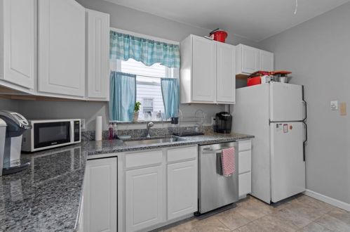 113 Oakland Ave, Providence RI 02908-3632 exterior