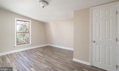 450 New York Ave, Columbus NJ 08022-2021 exterior