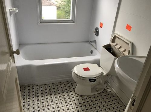 10615 Springfield Ave, Chicago IL 60655-3830 exterior