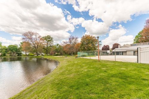 186 Metacomet Dr, Meriden CT 06450-3571 exterior