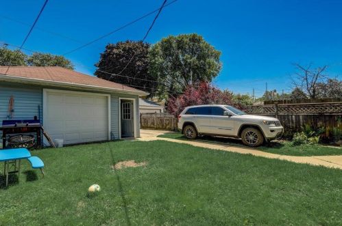 2106 34, Milwaukee WI 53215-2301 exterior