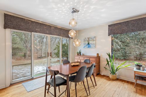 707 Juniper Ln, Milwaukee WI 53209-2148 exterior