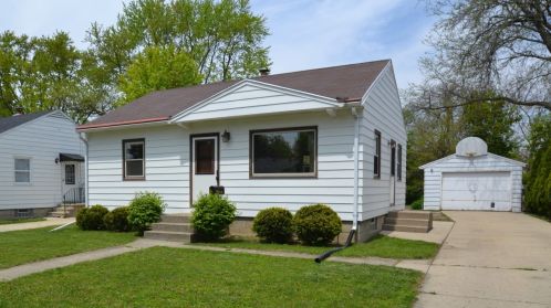332 Bottsford Ave, Milwaukee, WI 53207-4952