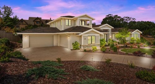 3701 Greenview Dr, Folsom, CA 95762-5216