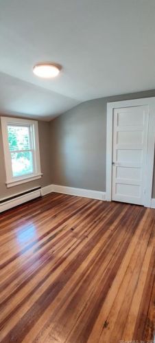 82 Colton St, Windsor CT  06095-3429 exterior