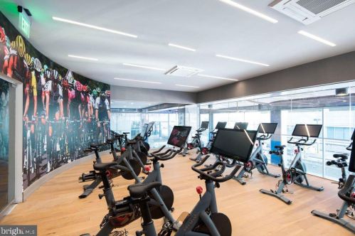 200-02 16th St, Philadelphia PA  19102-1201 exterior