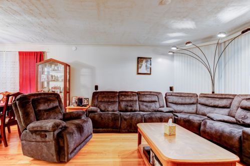 2903 73rd Ct, Chicago, IL 60707-1217