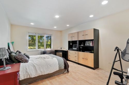 6461 Longmeadow Ave, Chicago IL 60712-3205 exterior