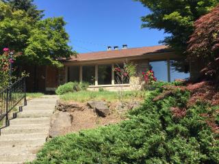 8506 27th Ave, Seattle WA  98115-3431 exterior