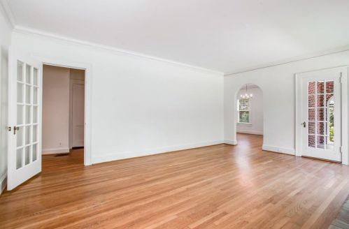 3551 Kingsboro Rd, Atlanta GA  30319-1310 exterior