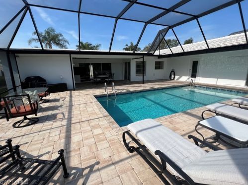 1400 Marlin Dr, Naples FL 34102-2502 exterior