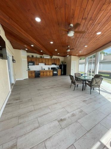 7019 Blossom Ave, Tampa FL 33614-3137 exterior