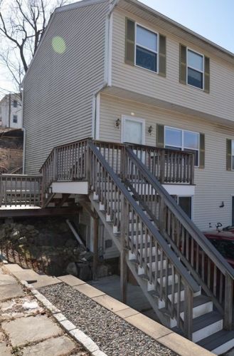 130 Norfolk St, Worcester, MA 01604-2946