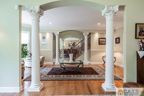 21 Southfield Rd, Edison NJ 08820-3141 exterior