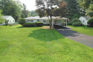 40 Shamrock Cir, Poughkeepsie, NY 12603-2021