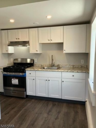 136 Old York Rd, Bridgewater NJ  08807-2638 exterior