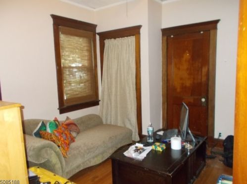 417 Maple Ave, Rahway NJ 07065-3111 exterior