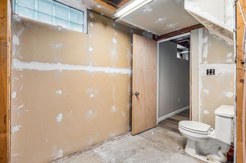 901 Cricklewood St, Wyoming MI exterior