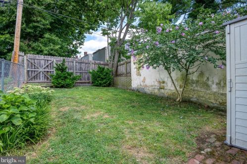 557 Prince St, Lancaster PA 17603-3025 exterior