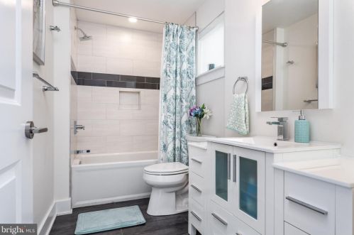 1413 Darien St, Philadelphia PA 19147-5726 exterior