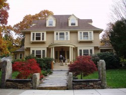 83 Kirkstall Rd, Newton, MA 02460-2244
