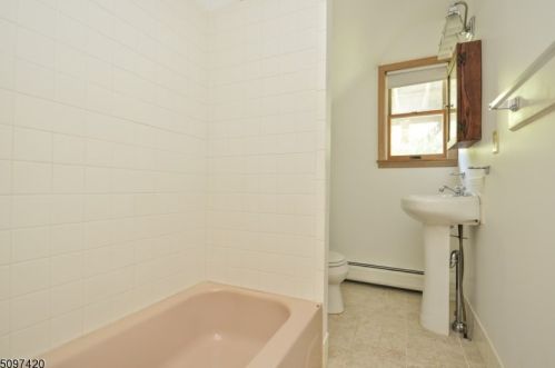 11 Spg St, Kinnelon NJ 07405-1322 exterior