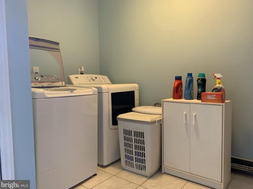 6 Kari Ct, Jackson Twp NJ 08527-1377 exterior