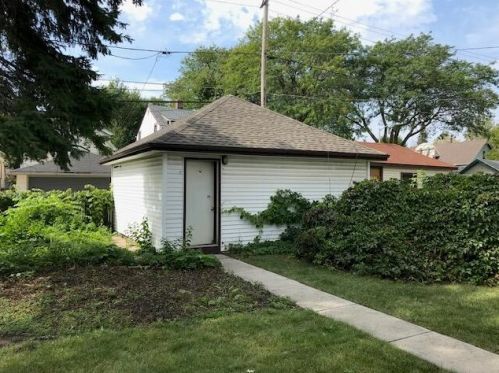 1607 56th St, Milwaukee WI  53214-5256 exterior