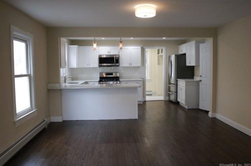 10 Artic St, Greenwich CT 06830-6245 exterior