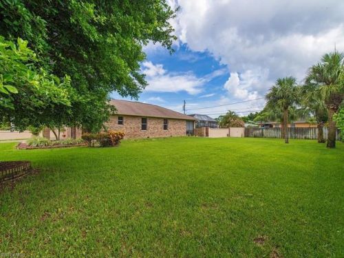 609 109th Ave, Naples, FL 34108-1809