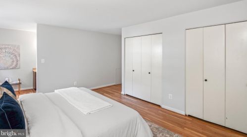 11814 Coldstream Dr, Rockville MD 20854-3620 exterior