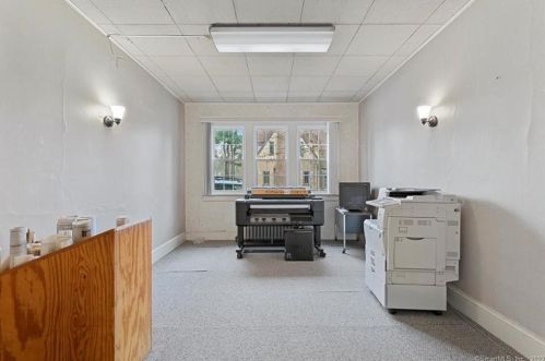 458 Main St, Meriden CT 06451-5090 exterior