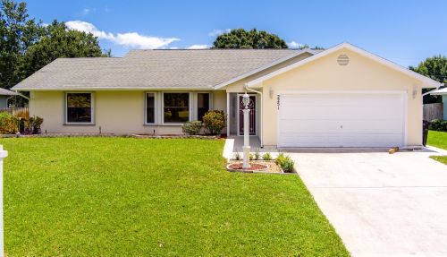 2251 Mcmaster St, Fort Pierce FL  34952-6845 exterior