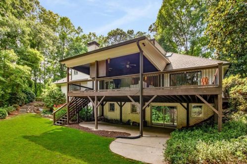 7105 Brandon Mill Rd, Atlanta GA  30328-1922 exterior