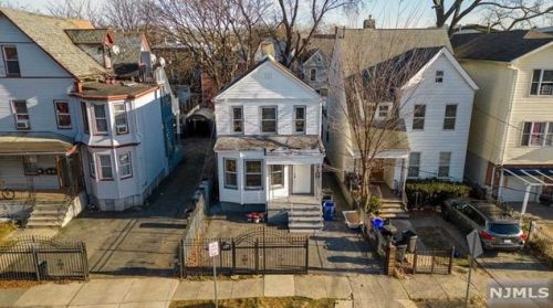 237 7th St, Newark NJ 07107-2728 exterior