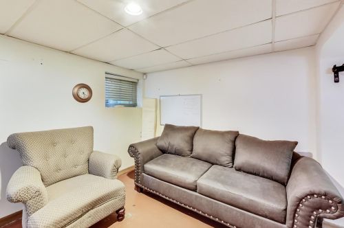 2836 Lunt Ave, Chicago IL 60645-2917 exterior