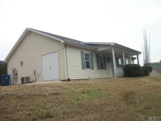 414 Catawba St, Morganton, NC 28655-6156