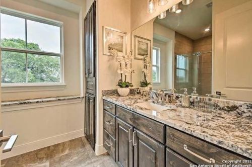 212 High Pt Cir, Spring Branch TX 78070-5065 exterior