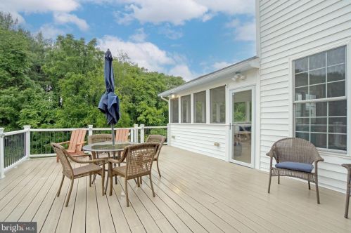 42104 Glynn Tarra Pl, Leesburg VA  20176-5478 exterior