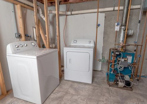 801 Upper Maple St, Killingly CT 06241-2224 exterior