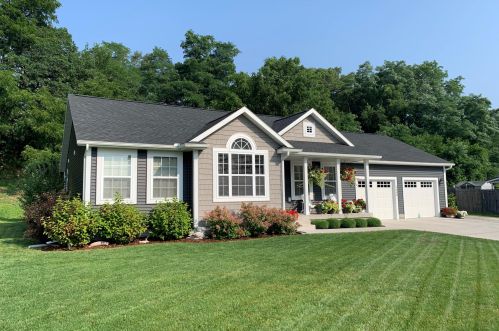 2008 Lake Ave, Meskegon, MI 49445-3164