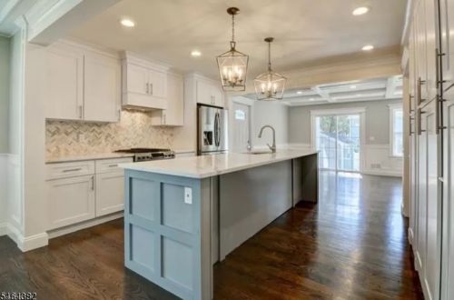 30 Elmwood Dr, Livingston NJ  07039-2205 exterior