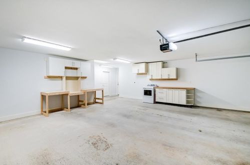 8208 Burrell Dr, Austin TX 78757-8339 exterior